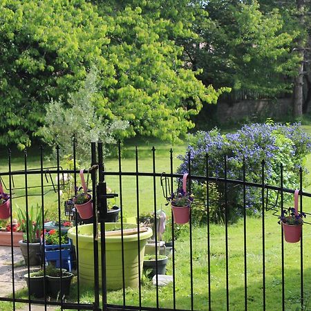 Chez Martine Et Bernard Bed & Breakfast Saint-Vincent-Sterlanges Bagian luar foto