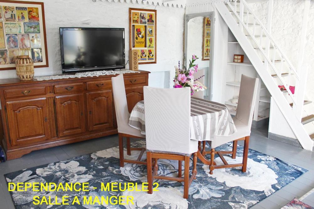 Chez Martine Et Bernard Bed & Breakfast Saint-Vincent-Sterlanges Bagian luar foto