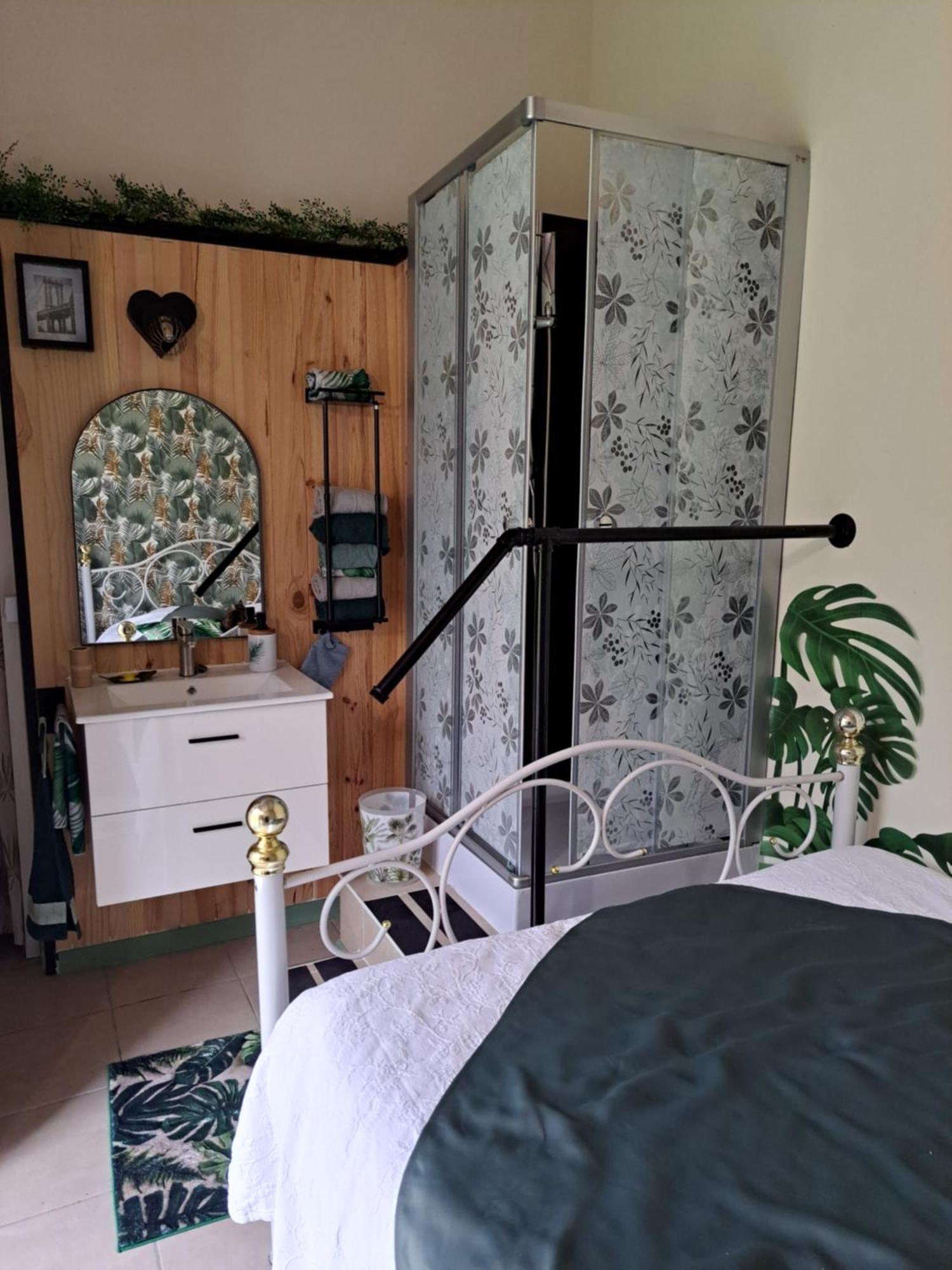 Chez Martine Et Bernard Bed & Breakfast Saint-Vincent-Sterlanges Bagian luar foto